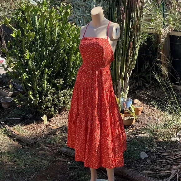 Elegant Red Floral Dress - Picture 3 of 16